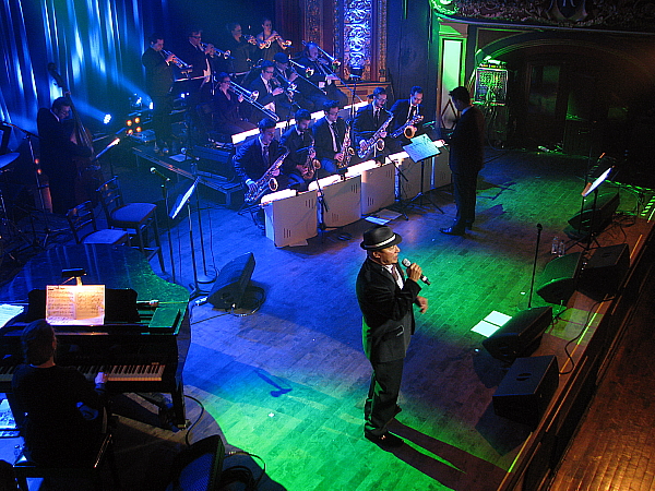 Colin Hunter fait salle comble au théâtre Rialto Colin Hunter fait salle comble au théâtre Rialto