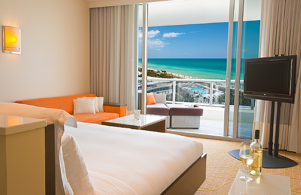 Chambre standard à l'hôtel Eden Roc Miami Beach Chambre standard à l'hôtel Eden Roc Miami Beach