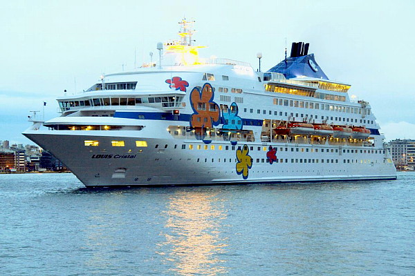 Le MV Louis Cristal en route pour Cuba et la première saison de Cuba Cruise