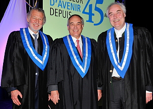 De gauche à droite : Pierre Gagnaire, Jacques Parisien et Hervé This, récipiendaires de diplômes honoris causa de l'ITHQ (Groupe CNW/Institut de tourisme et d'hôtellerie du Québec)