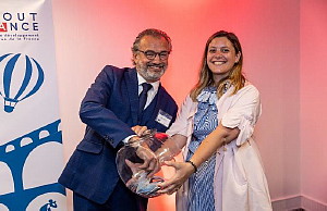 Tirage au sort pour gagner une virée sur la Seine avec les Bateaux-Mouches - Montréal - Destination France 2022 Tirage au sort pour gagner une virée sur la Seine avec les Bateaux-Mouches - Montréal - Destination France 2022