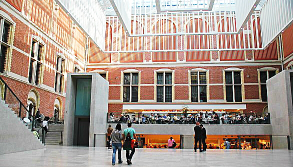 Le Rijksmuseum a fait peau neuve, tout comme son voisin, le Musée Van Gogh