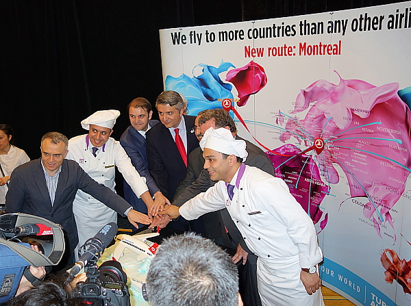 Aéroports de Montréal et Turkish Airlines accueillent le premier vol en provenance d'Istanbul   Aéroports de Montréal et Turkish Airlines accueillent le premier vol en provenance d'Istanbul