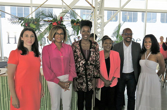 Sophie Lagoutte, Consule générale de France à Montréal; Bénédicte Di Geronimo, présidente du Comité martiniquais du tourisme et conseillère exécutive de la Collectivité Territoriale de la Martinique; Martine Musau Muele présidente du conseil municipal de Montréal; Muriel Wiltord, directrice du Bureau de promotion de la Martinique pour les Amériques à New York;  Gaëtan Paderna, directeur marketing,communication et animation du CMT et Ingrid Labeau, gestionnaire promotion et marketing au CMT Montréal.