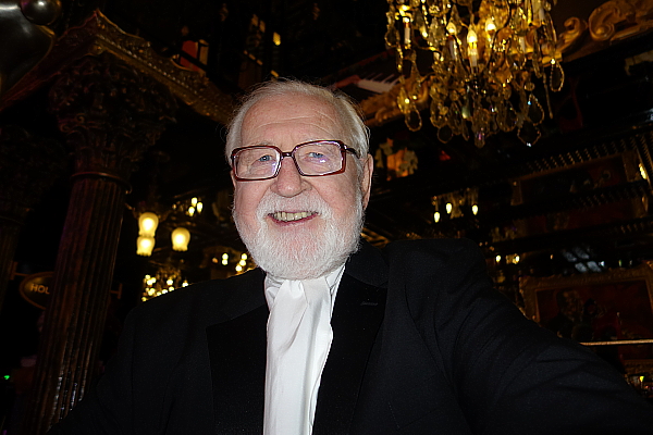 À 81 ans, Georges Durst reste fidèle à sa réputation de roi de la vie nocturne À 81 ans, Georges Durst reste fidèle à sa réputation de roi de la vie nocturne