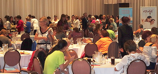 Vacances Air Canada recevait hier soir autour de sa brochure Soleil 2014-2015 Vacances Air Canada recevait hier soir autour de sa brochure Soleil 2014-2015