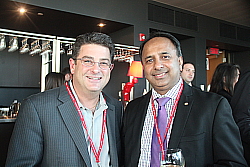 Jeff Eisenhart, vp Loisir, ventes et marketing MGM Resorts, et Vijay Bathija, vp commercial Air Canada Rouge. Jeff Eisenhart, vp Loisir, ventes et marketing MGM Resorts, et Vijay Bathija, vp commercial Air Canada Rouge.
