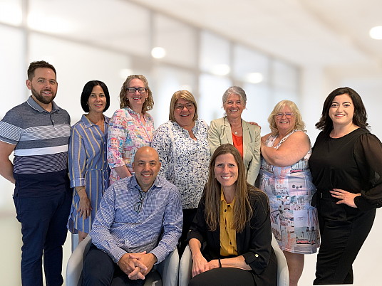 De gaude à droite sur la photo : Marc Pelletier, Colette Girard, Annick de Courval, Johanne Mondor, France Gauthier, Manon Doucet et Genevieve Hogue.  En avant : Anthony Mormina et Karine Gagnon. De gaude à droite sur la photo : Marc Pelletier, Colette Girard, Annick de Courval, Johanne Mondor, France Gauthier, Manon Doucet et Genevieve Hogue.  En avant : Anthony Mormina et Karine Gagnon.