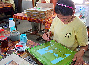 Les Artisans d'Angkor remettent l'artisanat traditionnel à l'honneur Les Artisans d'Angkor remettent l'artisanat traditionnel à l'honneur