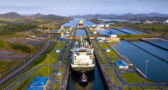 Le canal de Panama contraint de réduire son trafic Le canal de Panama contraint de réduire son trafic
