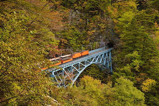 Train des gorges de Kurobe, avec l'aimable autorisation du JNTO