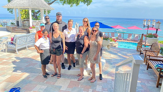 Des agents de voyages du Québec sillonnent la Jamaïque avec Sandals & Beaches Resorts
