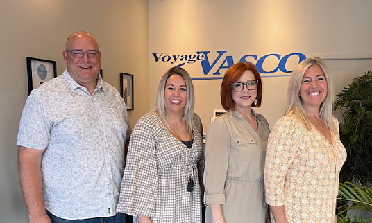 Patrice Pinel, Élizabeth Piquette, Nancy McDonald (directrice de St-Canut) et Caroline Guindon. Patrice Pinel, Élizabeth Piquette, Nancy McDonald (directrice de St-Canut) et Caroline Guindon.