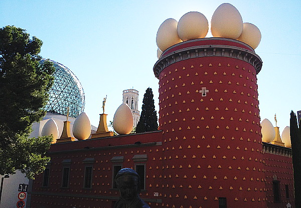 Théâtre-Musée Dali demeure une des attractions vedettes de la Costa Brava