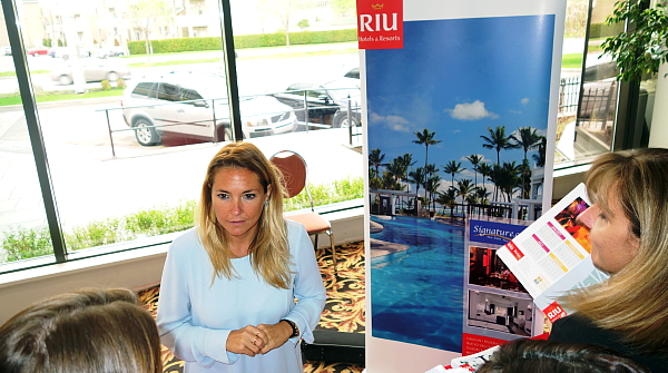 Lancement 2015/2016: le Groupe de Voyages Sunwing fait salle comble à Laval Lancement 2015/2016: le Groupe de Voyages Sunwing fait salle comble à Laval