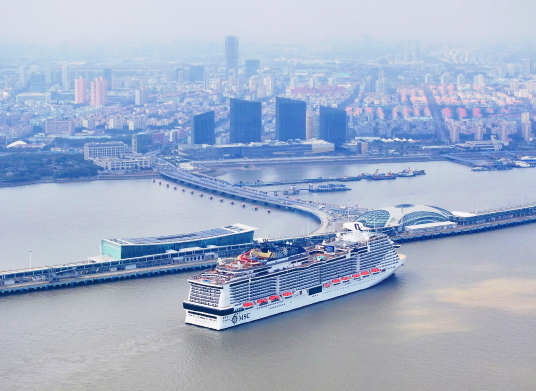 MSC Bellissima arrive à Shanghai