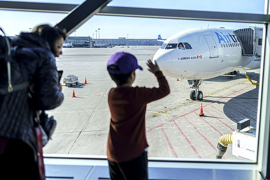 Enfants en première 2024 (Groupe CNW/Aéroports de Montréal)
