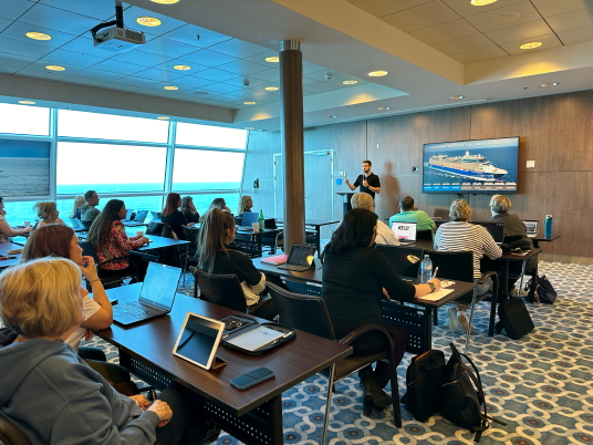 Le Groupe Atrium tient un séminaire en mer avec Celebrity Cruises en Alaska  Le Groupe Atrium tient un séminaire en mer avec Celebrity Cruises en Alaska