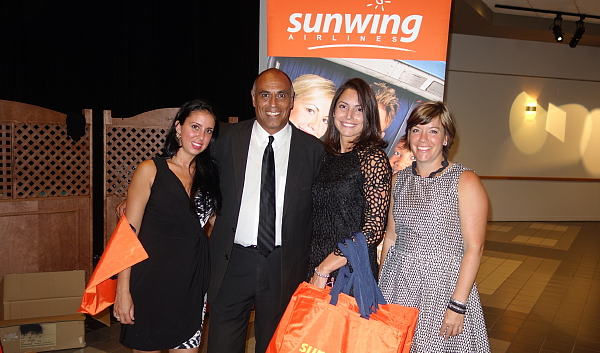 Cynthia Gaabarino, Gustavo Moor, Marisa Poggiani et Sophie Lessard  du Groupe de Voyages Sunwing