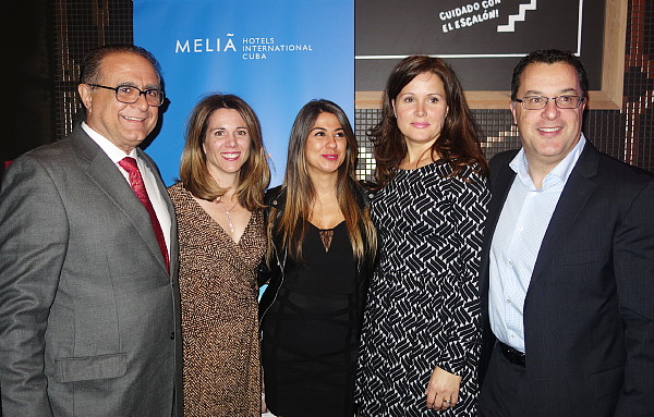 Les hôtes de la soirée; Narcisso Sotolongo, Gina Mallamo, Nanor Apikian, Miriam Monje et Marti Aragones de Melia Hotels International Cuba