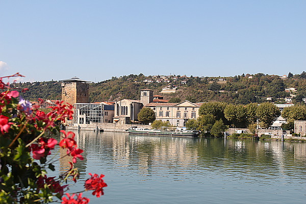 Vienne revendique fièrement son titre de "ville fleurie"