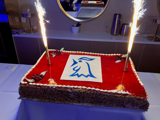 Gâteau servi à bord du MS Renoir pour souligner les 55 ans de Tours Chanteclerc et le 10e anniversaire de son Club Excellence
