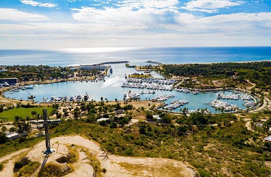 Les voyageurs canadiens à Los Cabos font un bond de 12 %, à la recherche de destinations ensoleillées et sophistiquées autres que les États-Unis