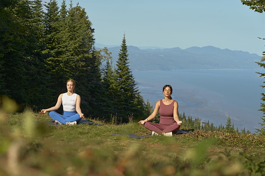 Le Club Med Québec Charlevoix lance la 2e édition du Festival Élévation : un été de bien-être, de nature et d'aventure avec une vue imprenable sur le Saint-Laurent.