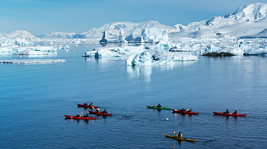 HX Expeditions lance le plus grand programme de kayak et de camping en Antarctique