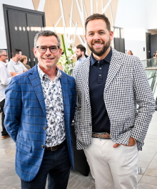 Marc Pelletier (droite) avec le directeur principal finances  Alain Brouillard.