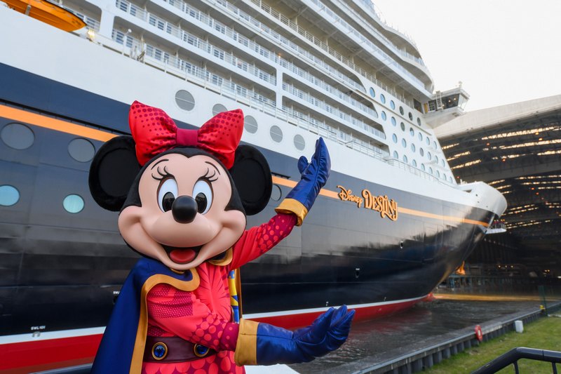 Mise à l'eau du Disney Destiny