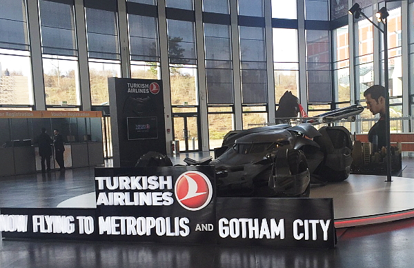 Turkish Airlines va présenter la Batmobile au salon ITB Berlin Turkish Airlines va présenter la Batmobile au salon ITB Berlin
