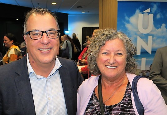 Marti Aragones de Melia Cuba en compagnie d'une conseillère