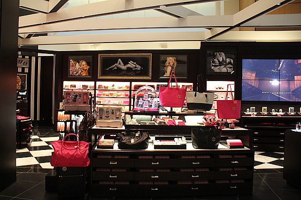 Aéroports de Montréal dévoile ses nouveaux agrandissements  Aéroports de Montréal dévoile ses nouveaux agrandissements