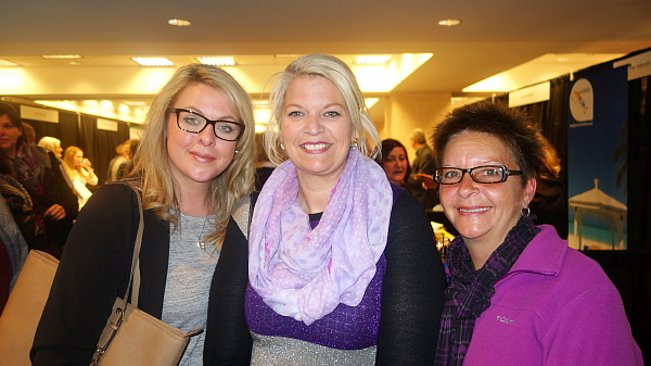 Isabelle St-Amand propriétaire d'Espace Voyage en compagnie des conseillères Veronic Côté et Sylvie Leclerc Isabelle St-Amand propriétaire d'Espace Voyage en compagnie des conseillères Veronic Côté et Sylvie Leclerc