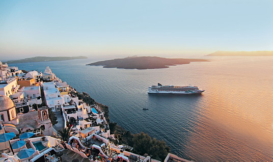 le NCL Jade à Santorini