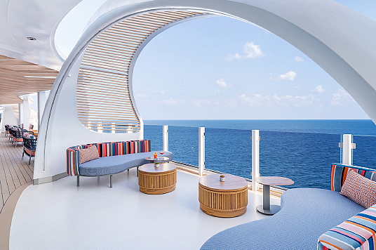 NCL baptise le Norwegian LUNA