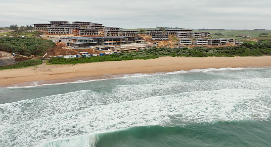 Un documentaire disponible sur Amazon Prime Vidéo offre un accès rare aux coulisses de Club Med 