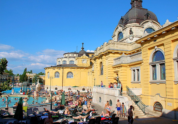 Les Bains Széchenyi à Budapest